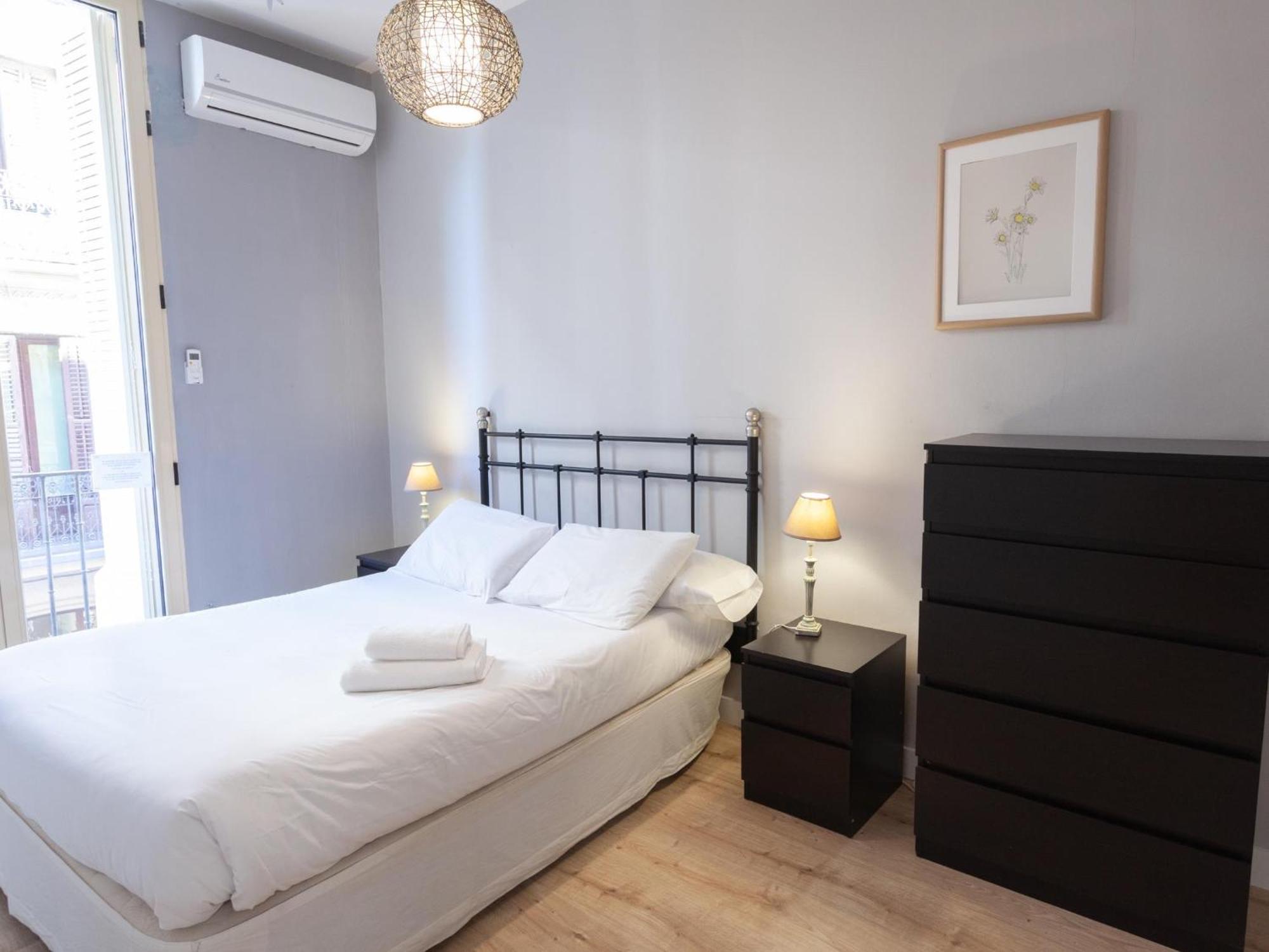 Enorme Y Acogedor Piso En La Puerta Del Sol Apartment Madrid Luaran gambar